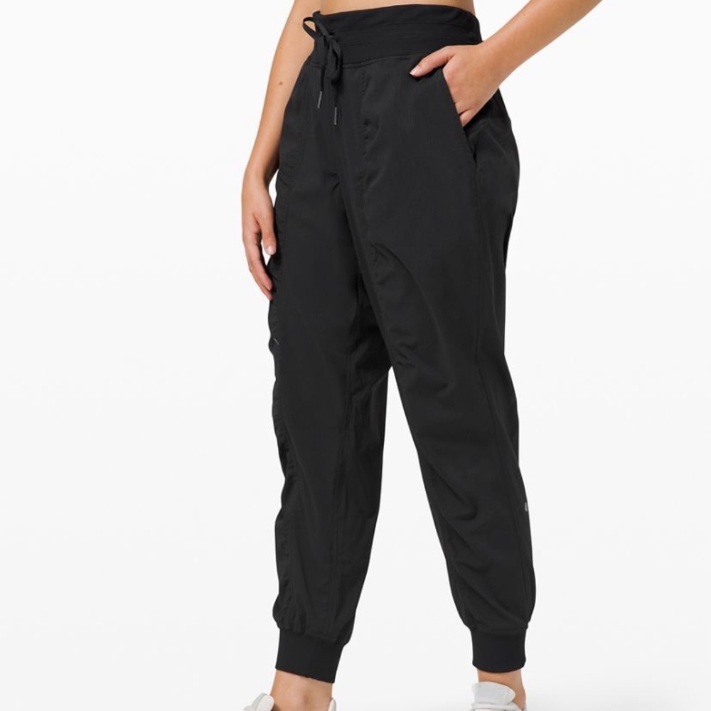 Lululemon dance studio jogger size 4